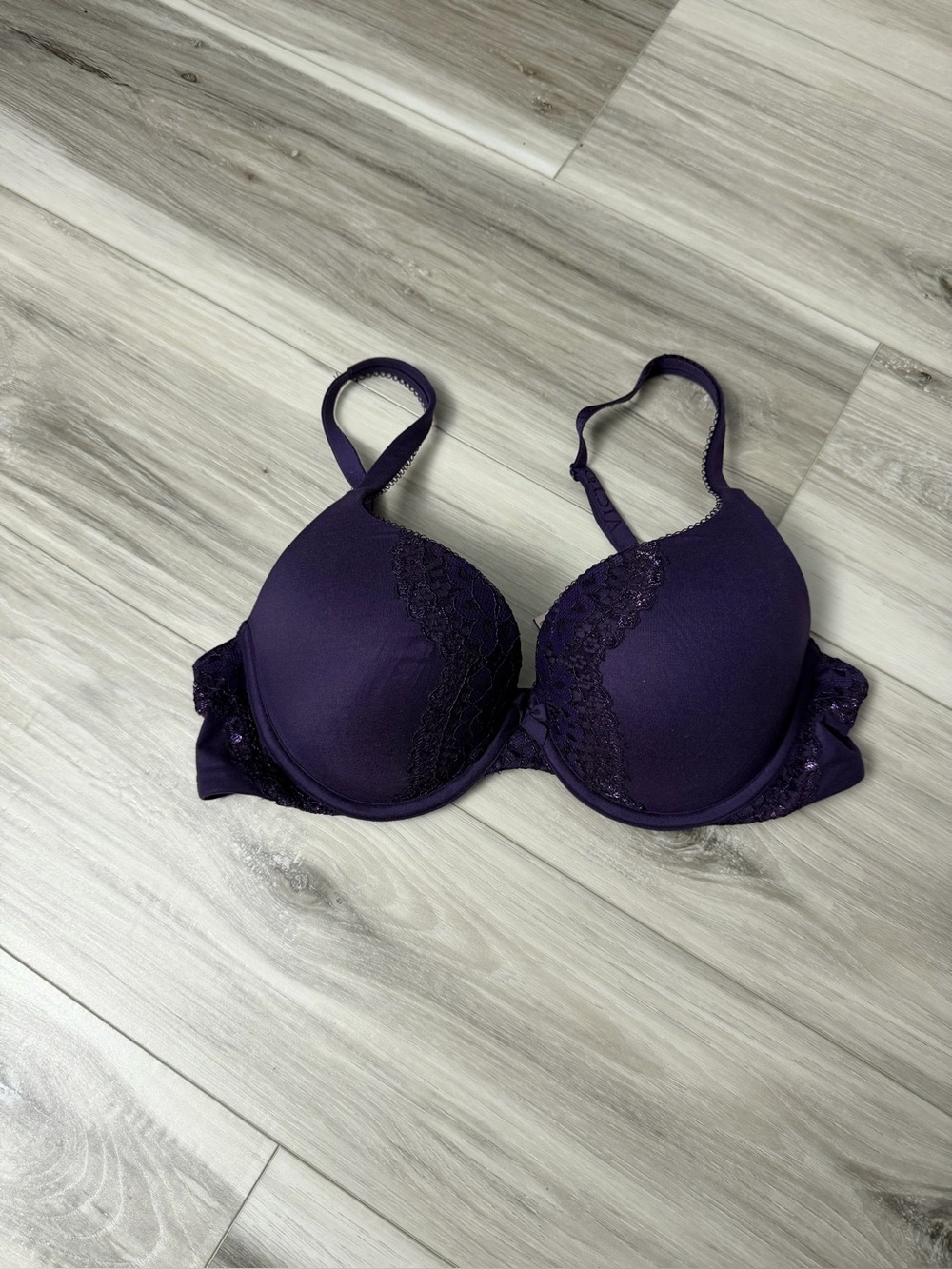 Victoria's Secret Deep Purple Lace Push-Up Bra SZ 36C